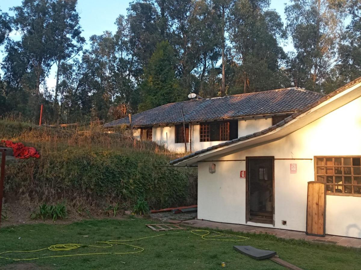 Quinta Los Eucaliptos Villa Quito Esterno foto