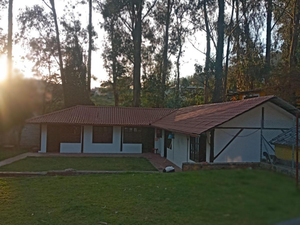 Quinta Los Eucaliptos Villa Quito Esterno foto